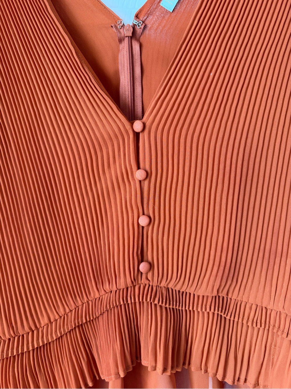 Ryegrass Rust Orange Pleated V-Neck Ruffle Blouse Size 12 - Picture 4 of 7